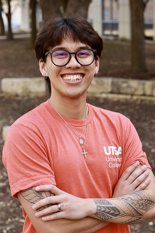 Headshot of Kalvin Galiendes